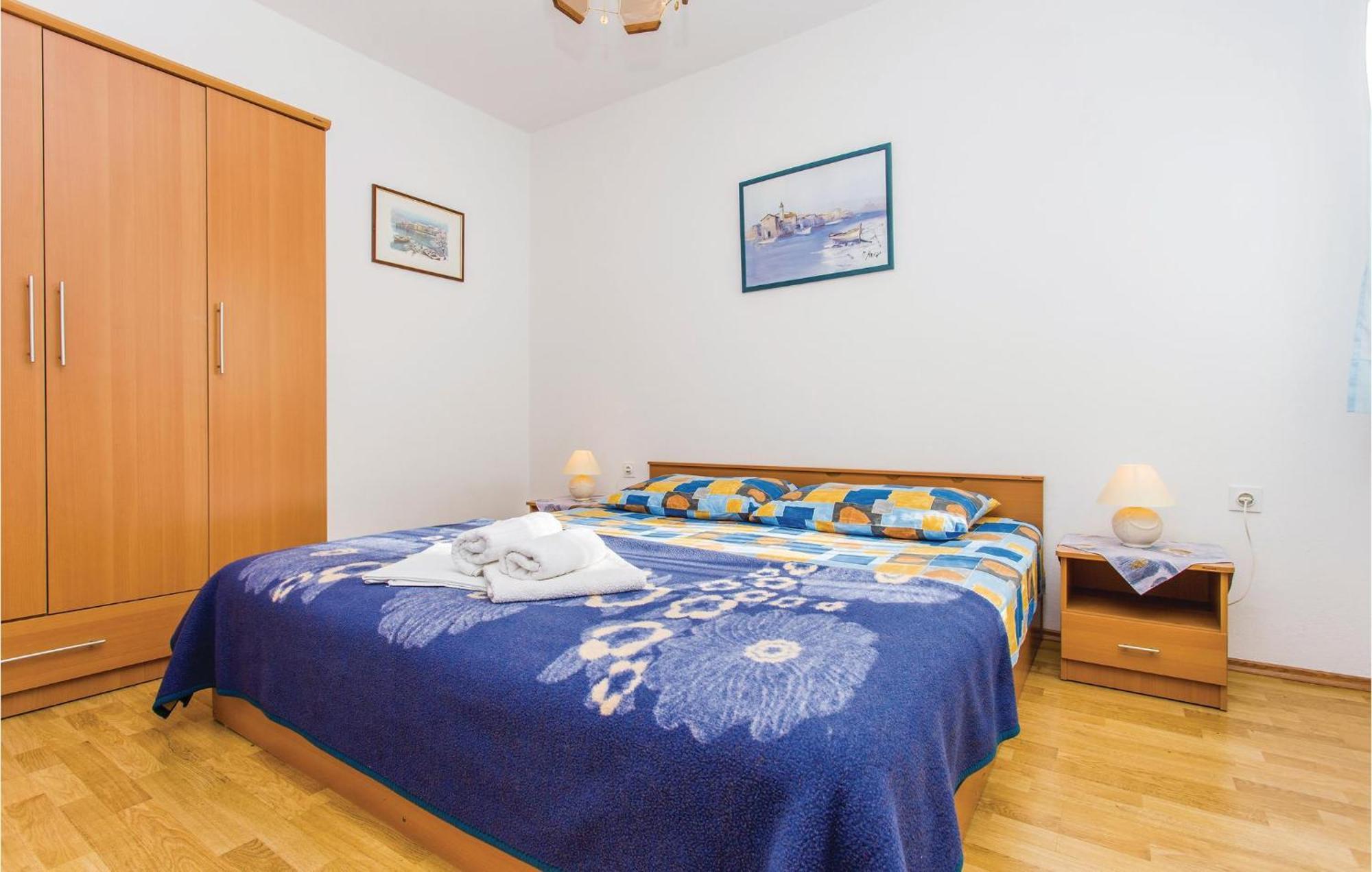1 Bedroom Awesome Apartment In Малинська Екстер'єр фото