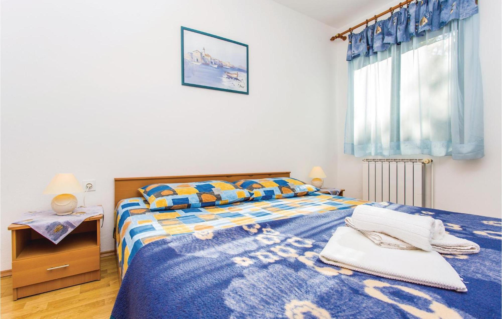 1 Bedroom Awesome Apartment In Малинська Екстер'єр фото
